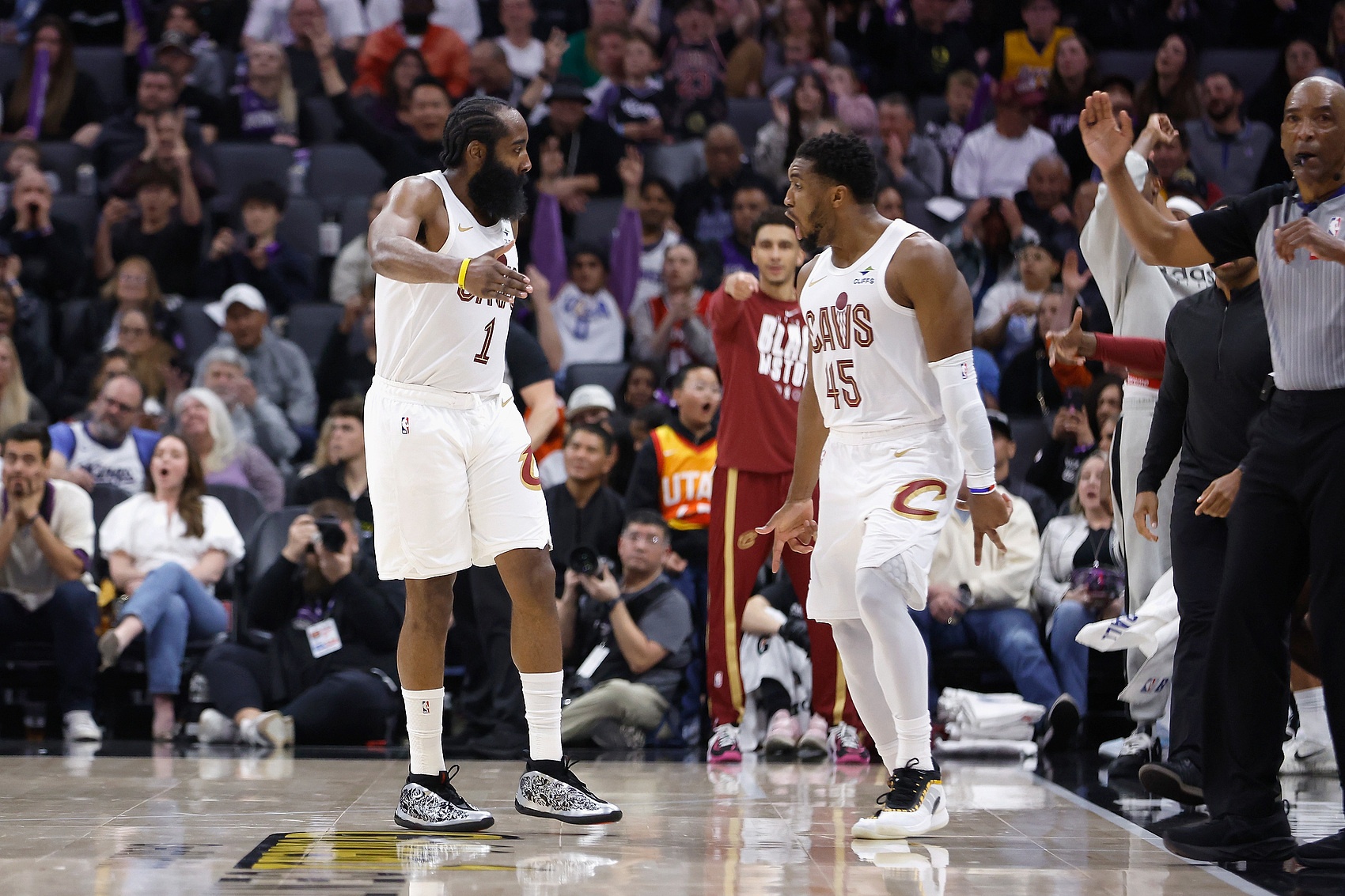 江南体育在线-NBA彩经：骑士客场拿下雷霆 勇士主场难敌掘金 湖人难胜绿军